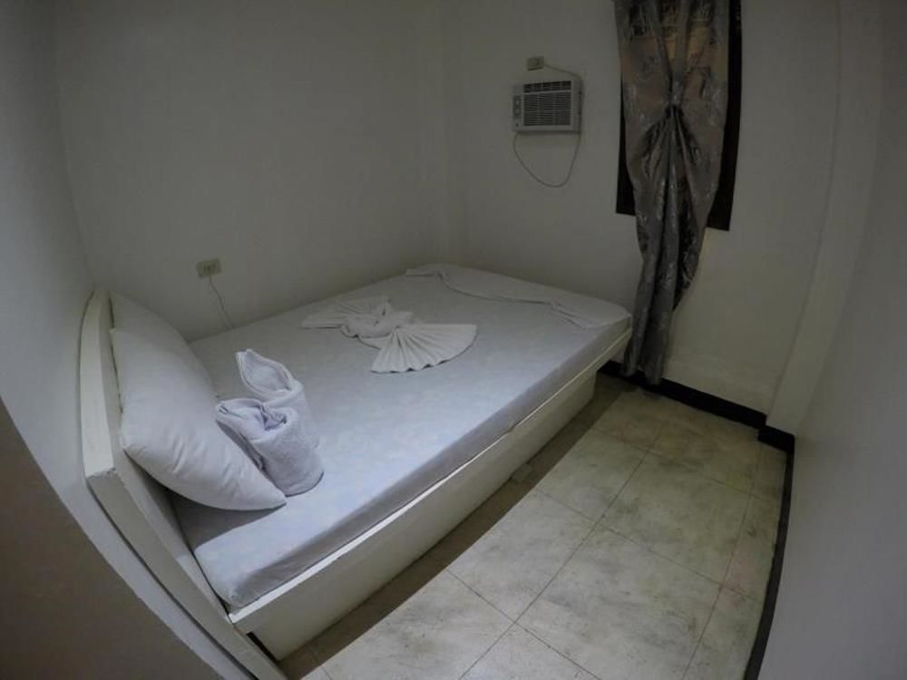 Alexzus Backpackers Travel Lodge El Nido Exterior foto